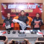 Penggerebekan Narkoba di Pasuruan Berakhir Ricuh: Pelaku Lempar Batu & Kayu, 2 Ditangkap, 5 Kabur!