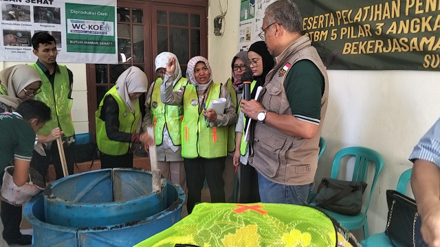 Workshop WC-KOEn DR Koen Irianto Uripan dipercaya oleh Dinas Kesehatan (Dinkes) Provinsi Jawa Timur menjadi mentor dalam pelatihan angkatan ke-2 bagi Pelaksana Program Kesehatan Lingkungan (Kesling).