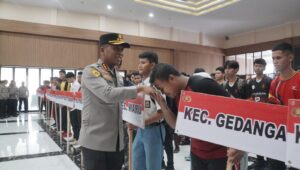 Piala Kapolresta Sidoarjo 2025 digelar Polresta Sidoarjo sebagai wadah pembinaan karakter pelajar SMA/MA/SMK.