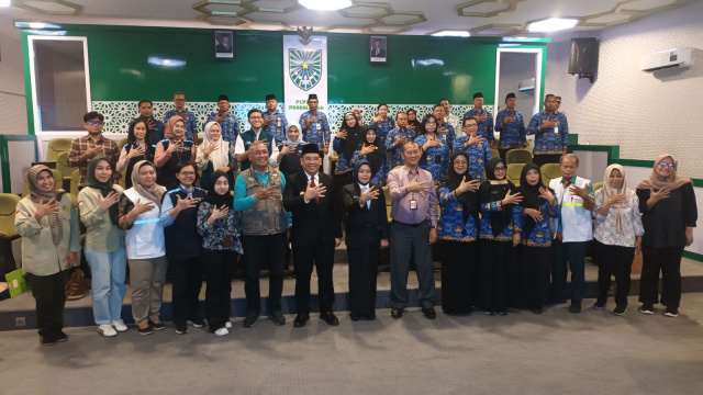 Kemenkes verifikasi STBM di Kelurahan Sukabumi, Kecamatan Mayangan, Kota Probolinggo pada Rabu (1/10/2025) sebagai bagian dari penilaian program STBM lima pilar.